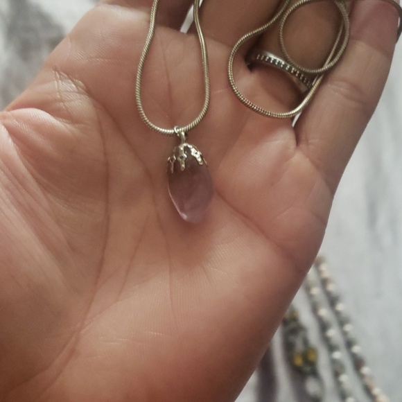 Pale Amethyst pendant with silver rope necklace - Picture 2 of 4